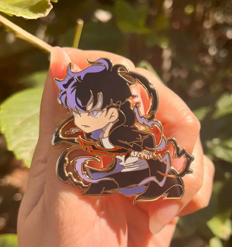 SOLO LEVELING Enamel Pin – Sung Jin-Woo Design - Detail View | Kamigami – Solo Leveling Collectibles